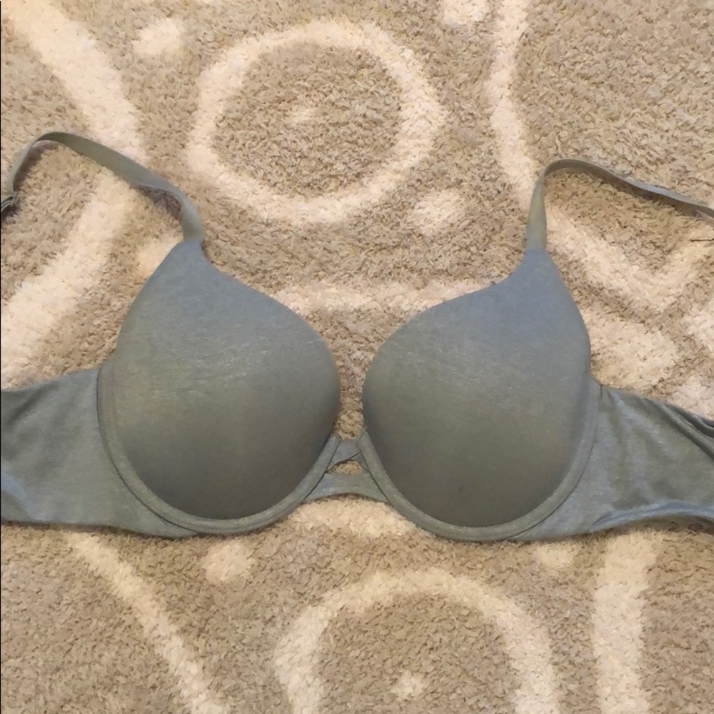 32DD Victoria’s Secret perfect shape bra